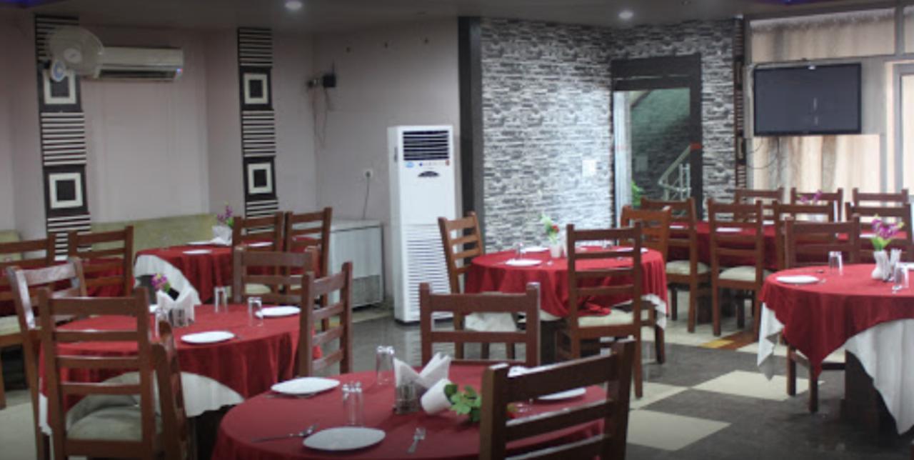 Hotel Garv Residencia Gaya Esterno foto