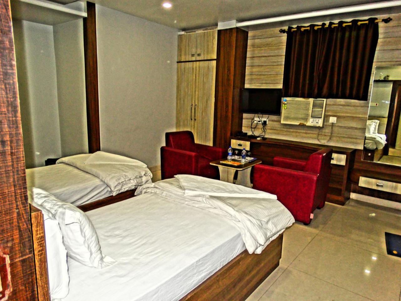Hotel Garv Residencia Gaya Esterno foto