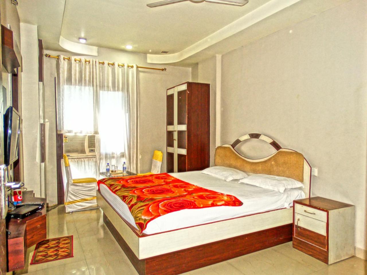 Hotel Garv Residencia Gaya Esterno foto